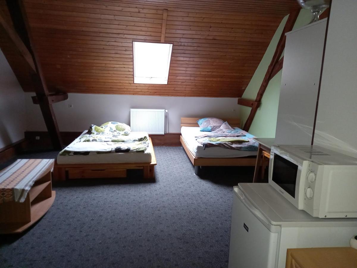 Pension Dingolshausen Exteriör bild