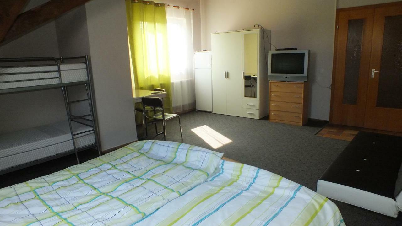 Pension Dingolshausen Exteriör bild