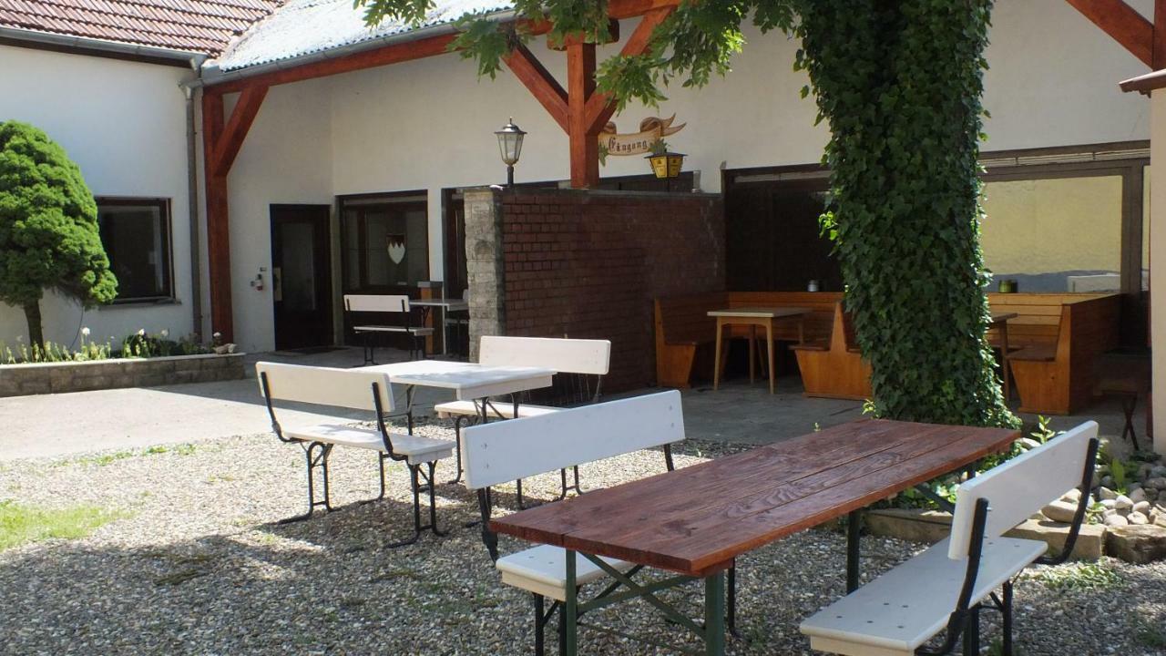 Pension Dingolshausen Exteriör bild