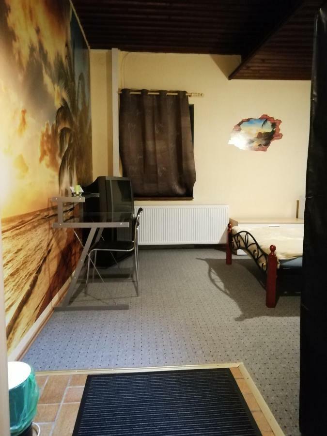 Pension Dingolshausen Exteriör bild