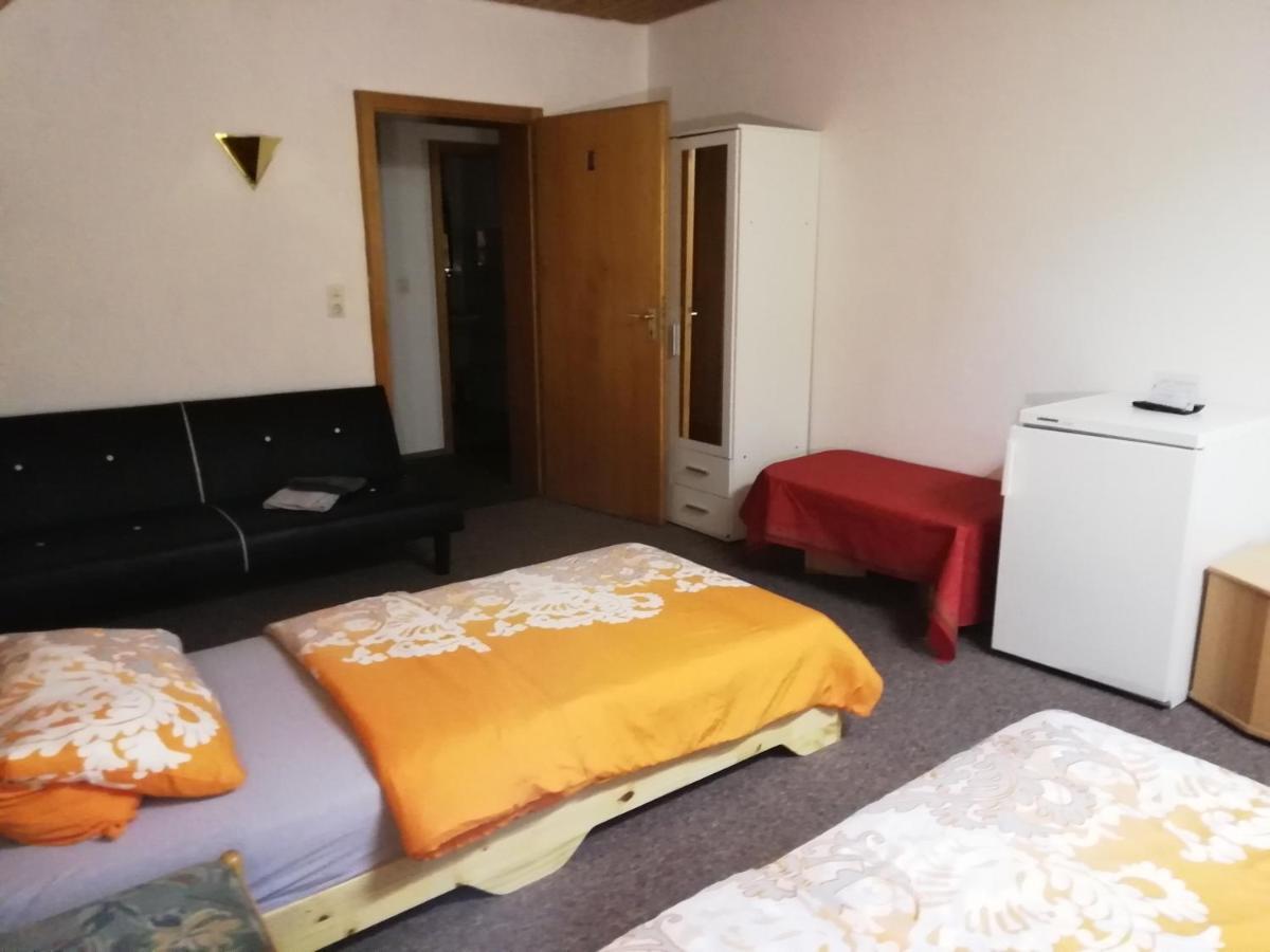 Pension Dingolshausen Exteriör bild