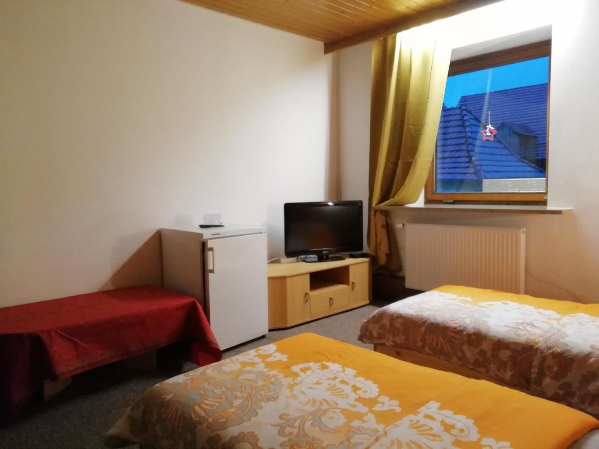 Pension Dingolshausen Exteriör bild